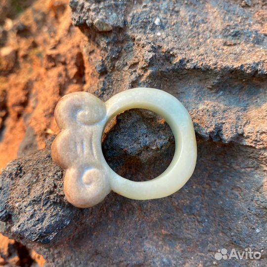 Кольцо нефрит Линчжи