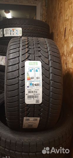 Nokian Tyres WR 295/35 R18 99V