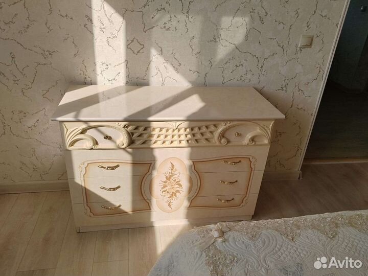 Спальный гарнитур новый