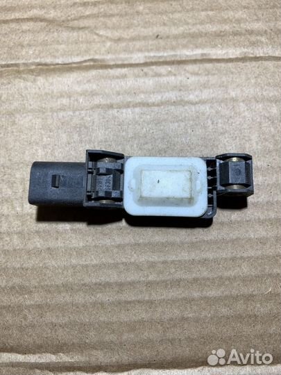 Датчик удара VAG 4B0959643E