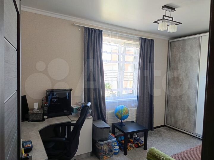 2-к. квартира, 57 м², 1/3 эт.