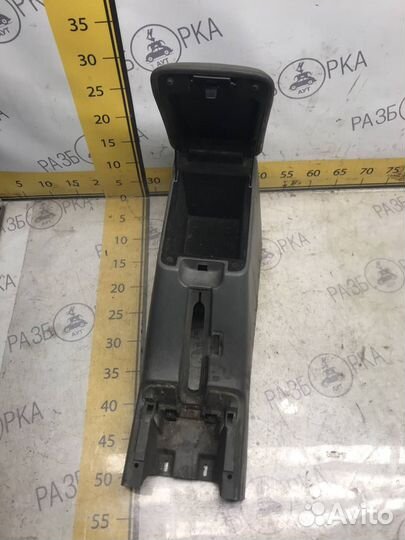 Подлокотник Mazda 626