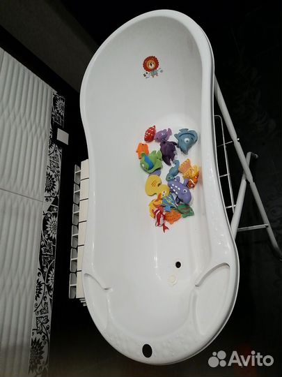 Детская ванночка со сливом и подставка