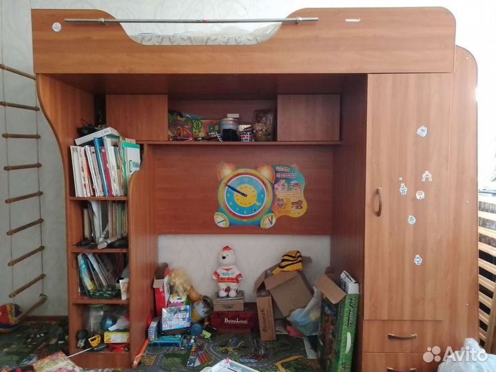 Детская двухъярусная кровать с лестницей комодом