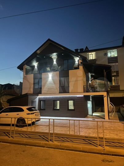 2-к. квартира, 70 м², 3/3 эт.