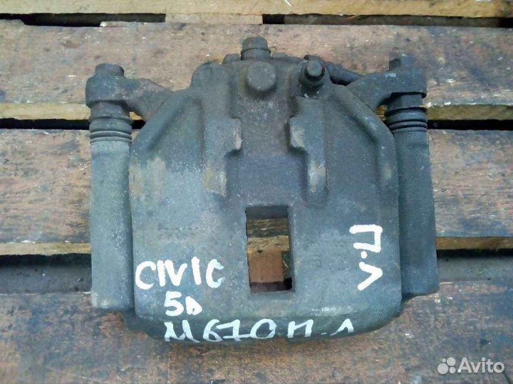 Суппорт передний левый Honda Civic 5D 1.8