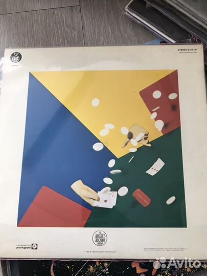 Коллекция виниловых пластинок Elton John