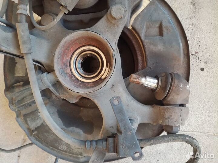 Кулак передний левый Mercedes W210 4 Matic