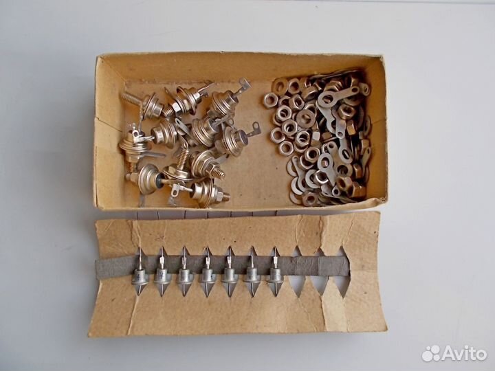 Радиолампы,панельки,диоды,тиристоры,динисторы 102