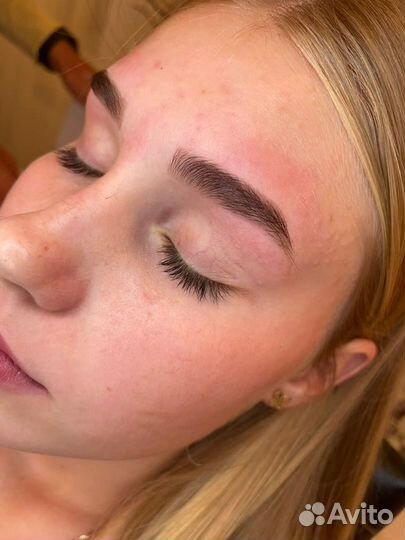 Брови, наращивание ресниц, ламинирование