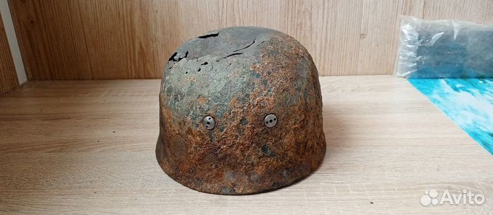 Каска шлем и жетон парашютиста Германия. Кенигсбер