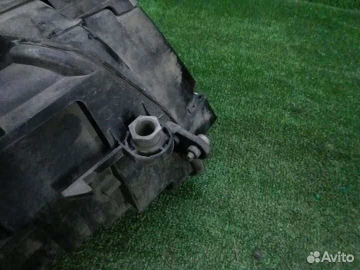 Фара левая Volkswagen Tiguan