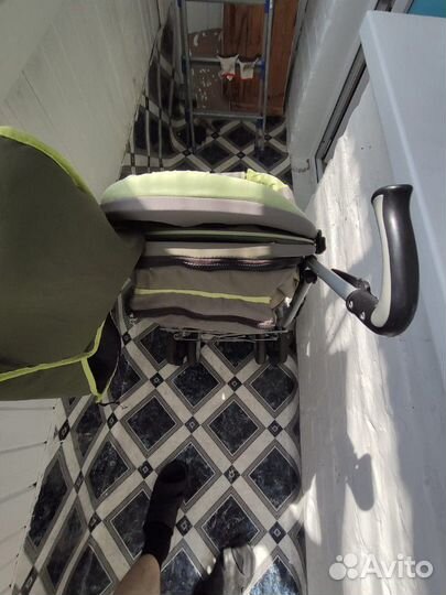 Прогулочная коляска