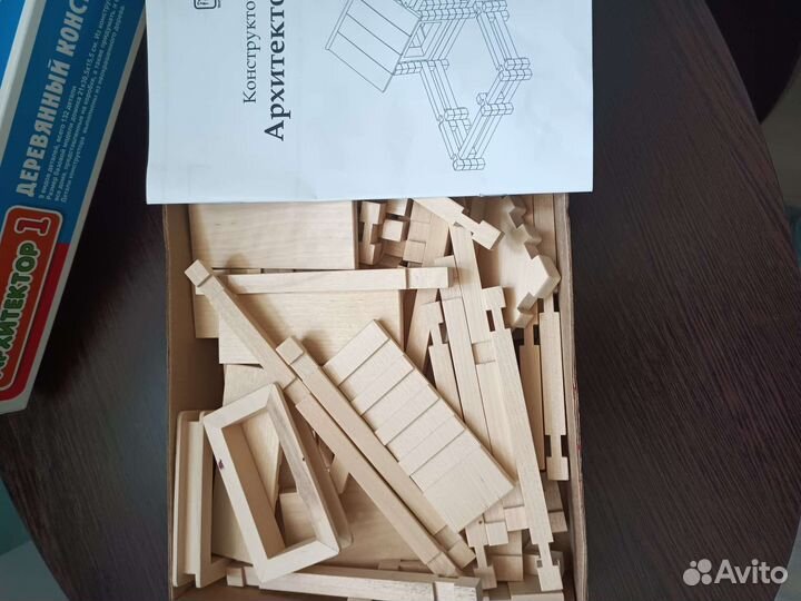 Деревянный конструктор домик