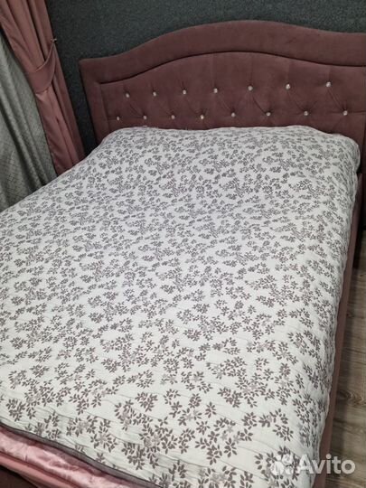 Покрывало на кровать новое стёганое