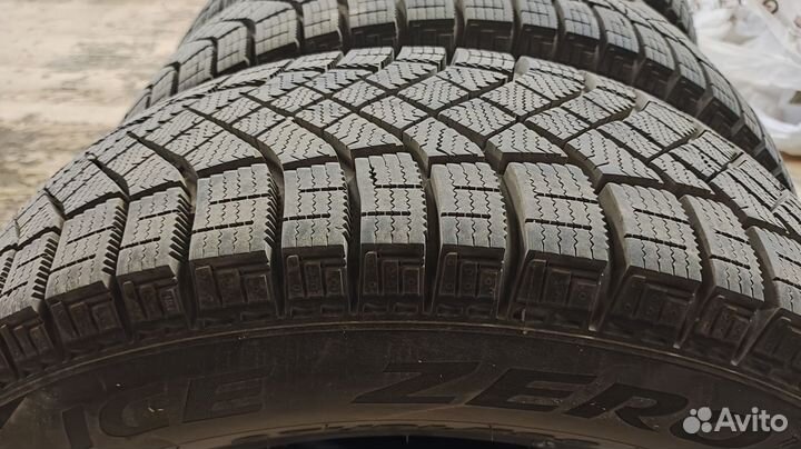 Pirelli Ice Zero FR 185/65 R15 92T