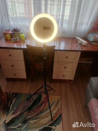 Кольцевая лампа LED со штативом