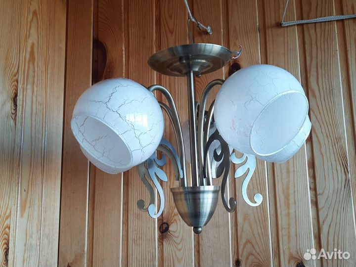Люстры 3-х и 5-и рожковые,плафоны