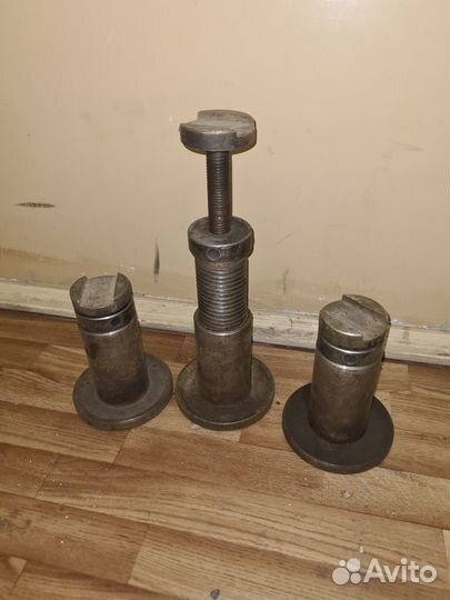 Подставки под автомобиль страховочные винтовые