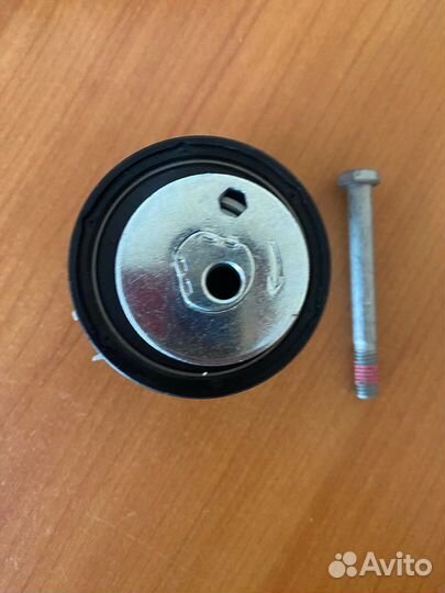 Натяжной ролик ремня грм