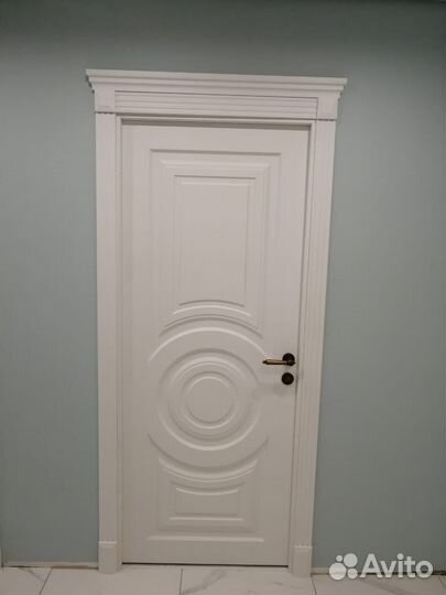 Двери межкомнатные белые с кругом