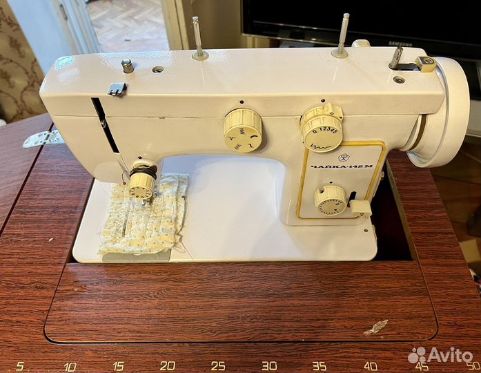 Швейная машина Чайка 142м