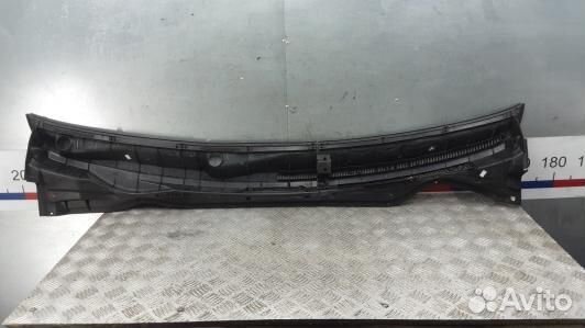 Накладка декоративная (жабо, дождевик) toyota coro