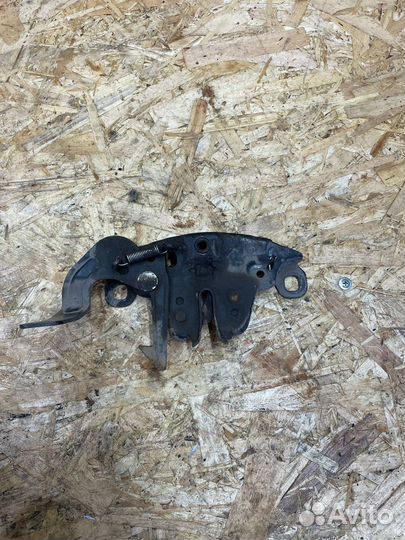 Замок капота Nissan Primera p12