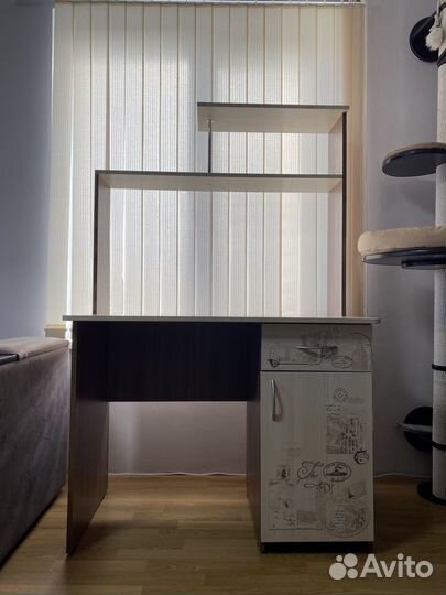 Письменный стол