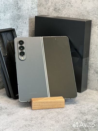 Samsung Galaxy Z Fold4, 12/1 ТБ