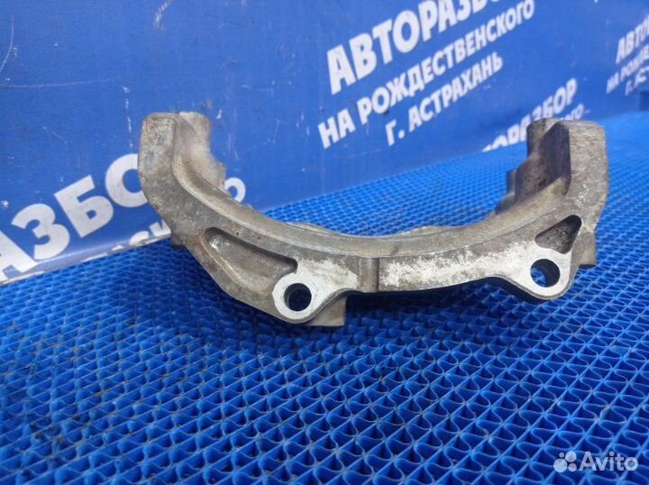 Крепление двигателя Mitsubishi Lancer Cedia седан