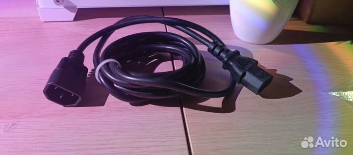 Кабели питания, удленнители, и другие провода