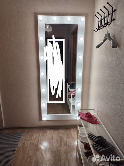 Зеркало с подсветкой в полный рост