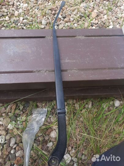 Поводок стеклоочистителя правый nissan qashqai Q10