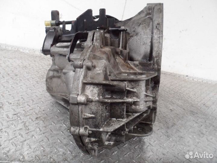 МКПП (механическая коробка переключения передач) R