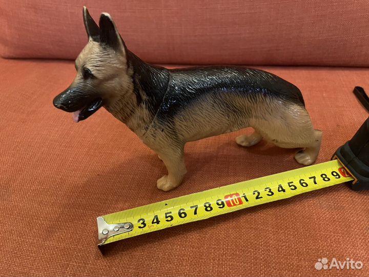 Фигурка собаки пластик овчарка 20см