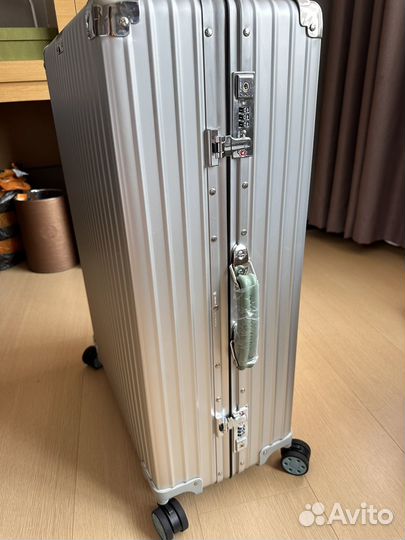 Чемодан rimowa