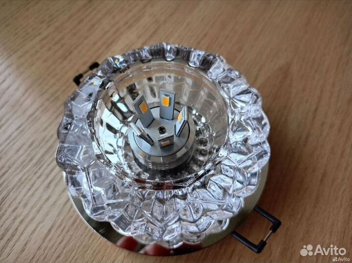 Точечный светодиодный светильник