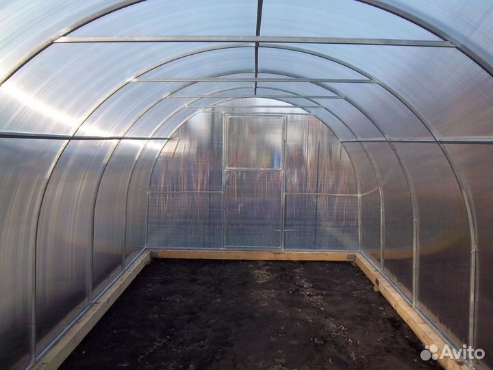 Теплица с поликарбонатом 