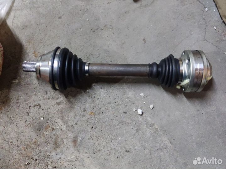 Полуось в сборе