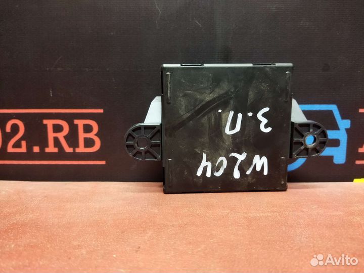 Блок управления задней правой двери Мерседес w204