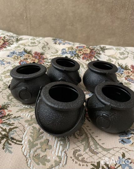 Набор (миниатюрные котелочек, метла и шляпка)