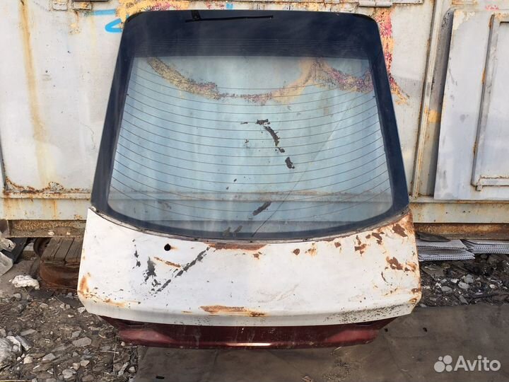 Крышка багажника Mitsubishi Galant