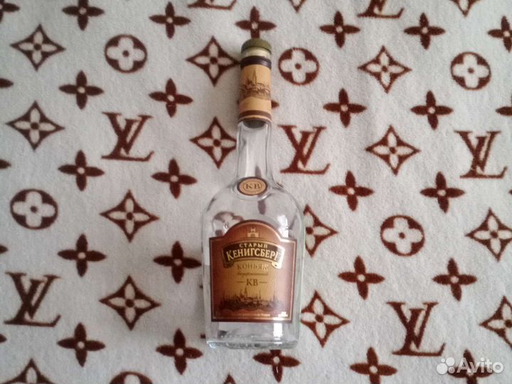 Бутылки пустые из под виски, коньяка