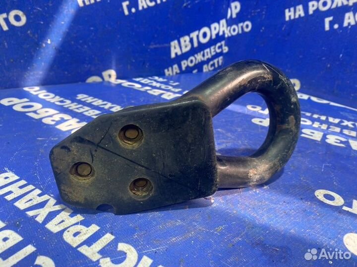 Буксировочный крюк Ford F350 пикап 2005