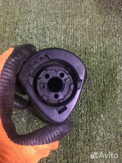 Крепление зеркала переднее правое Toyota Spade