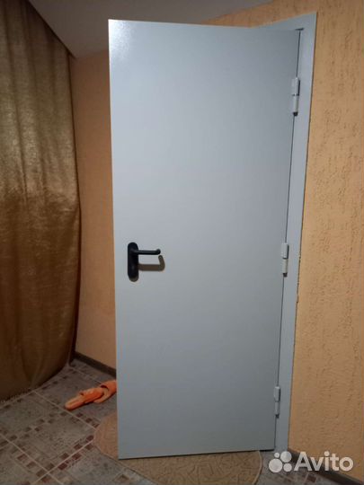 Дверь металлическая противопожарная