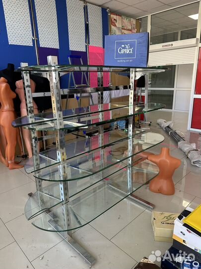 Витрина из стекла
