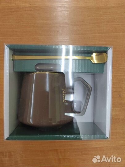 Кружка подарочная с крышкой