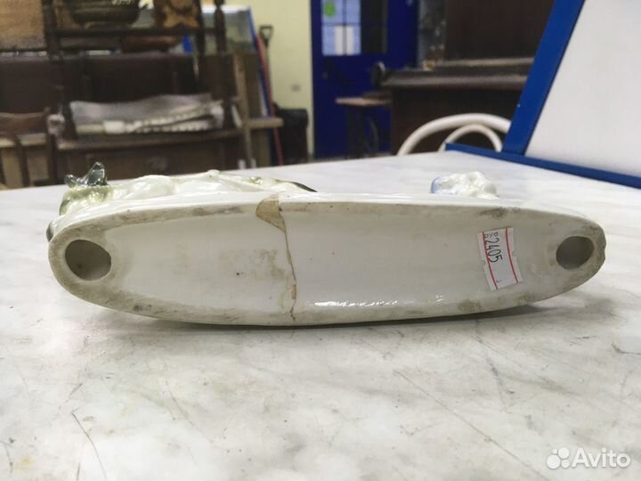 Статуэтка 20х год. Крестьянин пашет на воле фарфор